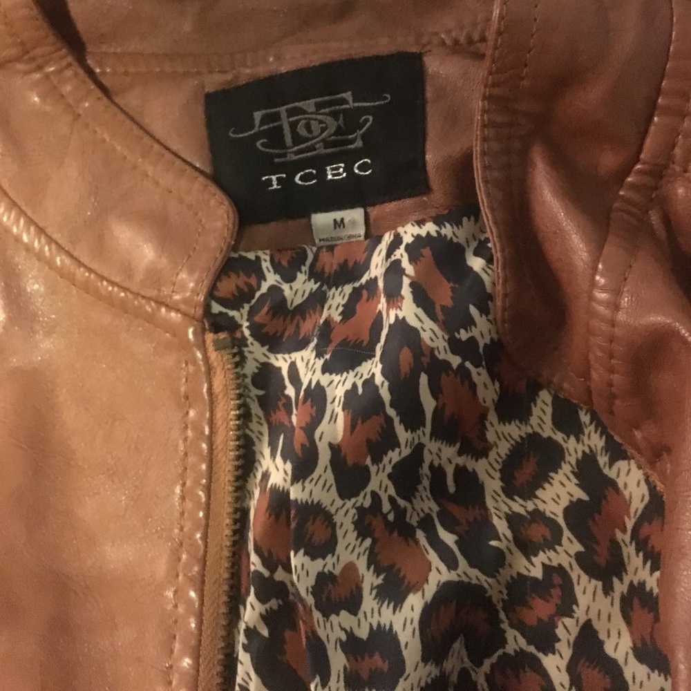 Cropped super cute 😍tan jacket